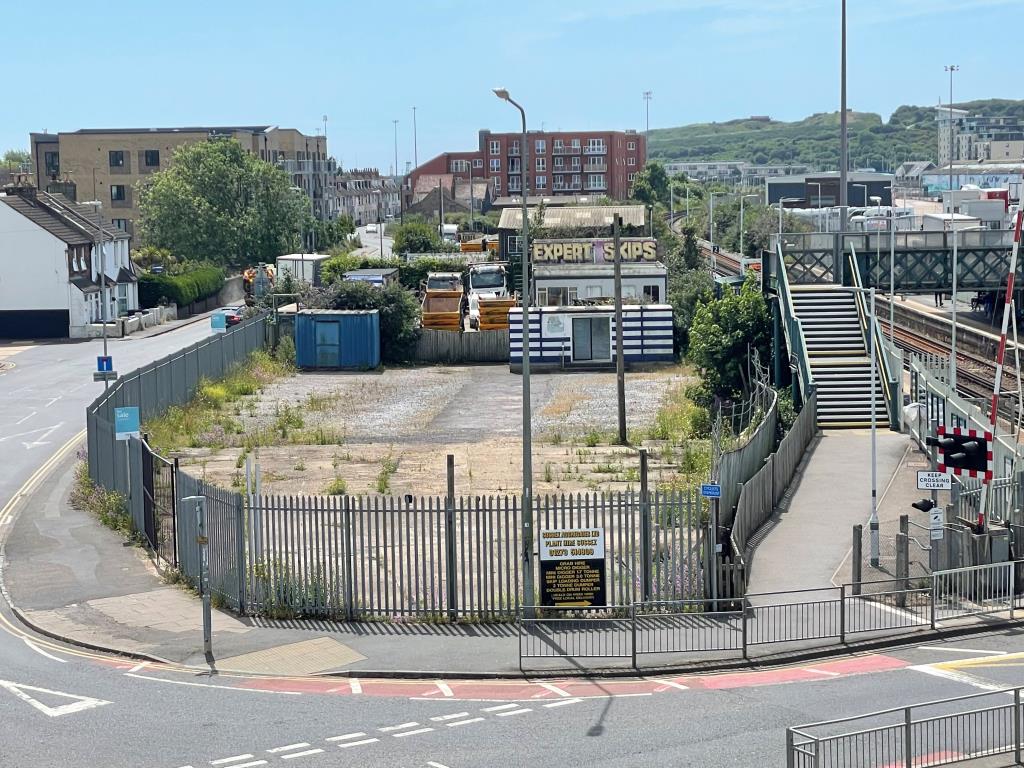 Lot: 99 - LAND WITH RESIDENTIAL PLANNING FOR 33 UNITS - View of whole site from bridge north to south